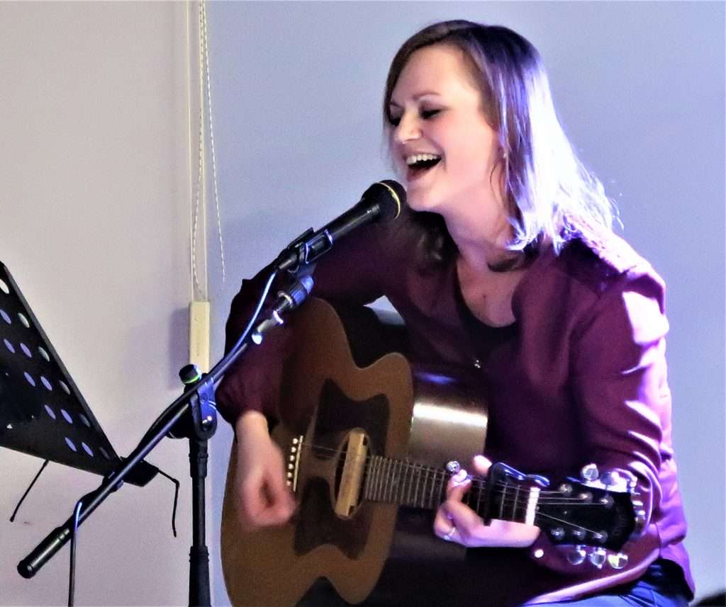 The 3 best vocal warm ups | Blog | Corinna's Voice